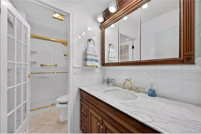 24 Thorngrove Lane, Dix Hills, NY 11746 - Photo 18
