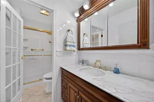 24 Thorngrove Ln, Dix Hills, NY 11746 - Photo 18