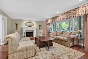24 Thorngrove Ln, Dix Hills, NY 11746 - Photo 6