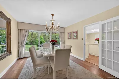 24 Thorngrove Lane, Dix Hills, NY 11746 - Photo 10