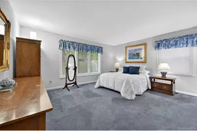 24 Thorngrove Lane, Dix Hills, NY 11746 - Photo 16