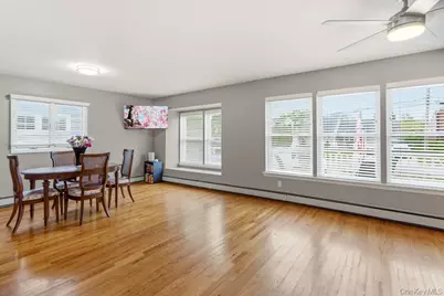 14 Kenneth Lane, North Babylon, NY 11703 - Photo 4