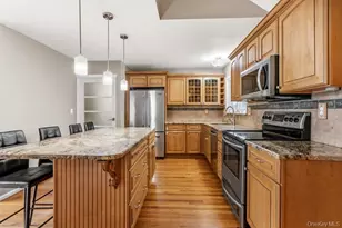 14 Kenneth Ln, North Babylon, NY 11703 - Photo 6