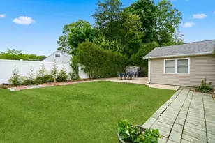 14 Kenneth Ln, North Babylon, NY 11703 - Photo 24