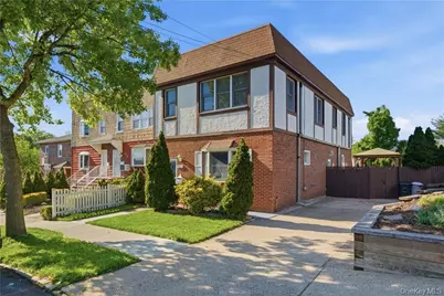 125-11 7th Avenue, College Point, NY 11356 - Photo 2
