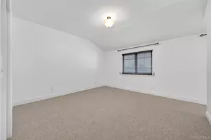 8 Lee Gray Ct, Glen Cove, NY 11542 - Photo 22