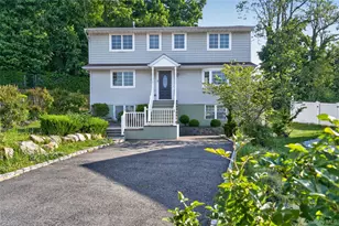 8 Lee Gray Ct, Glen Cove, NY 11542 - Photo 2