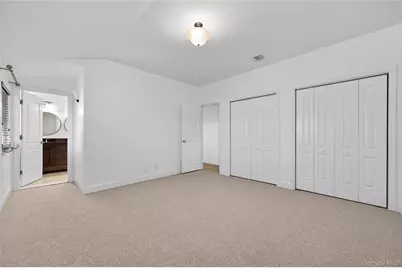 8 Lee Gray Court, Glen Cove, NY 11542 - Photo 20