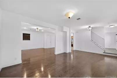 8 Lee Gray Court, Glen Cove, NY 11542 - Photo 6