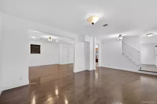 8 Lee Gray Ct, Glen Cove, NY 11542 - Photo 6