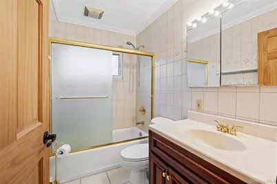 19 Palm Lane, Westbury, NY 11590 - Photo 24