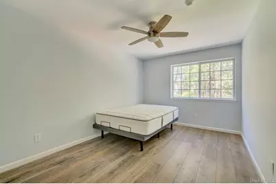 125 Farm House Court, Manorville, NY 11949 - Photo 8