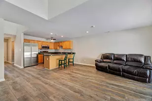 125 Farm House Ct, Manorville, NY 11949 - Photo 6