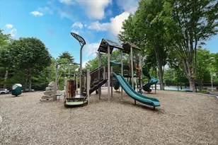 50 Hill Park Ave, Great Neck, NY 11021 - Photo 34
