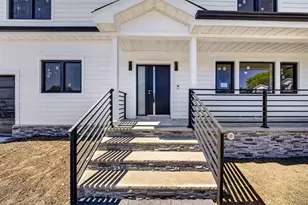 2 Lee Pl, Old Bethpage, NY 11804 - Photo 2