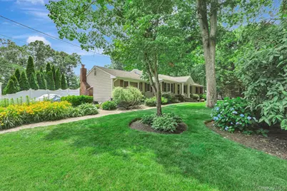 28 King Arthurs Court, Saint James, NY 11780 - Photo 2