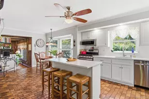 28 King Arthurs Ct, Saint James, NY 11780 - Photo 8