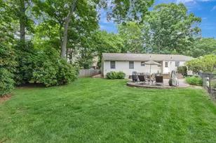 28 King Arthurs Ct, Saint James, NY 11780 - Photo 22