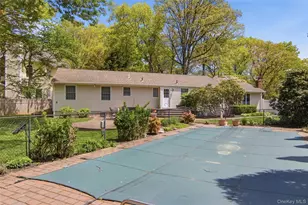 28 King Arthurs Ct, Saint James, NY 11780 - Photo 20