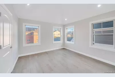 143 Emerson Avenue, Floral Park, NY 11001 - Photo 18