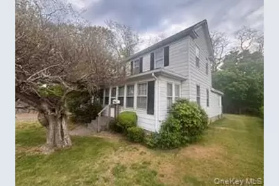 914 Osborn Avenue, Riverhead, NY 11901 - Photo 2
