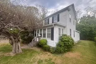 914 Osborn Ave, Riverhead, NY 11901 - Photo 2