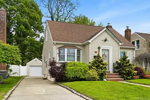 257 Jefferson St, Franklin Square, NY 11010 - Photo 2