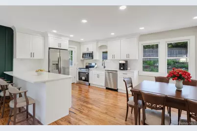 81 E 24th Street, Huntington Station, NY 11746 - Photo 4
