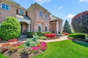 27 True Harbour Way, West Islip, NY 11795 - Photo 2