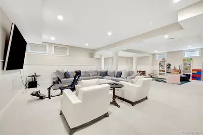 8-10 Championship Drive, Mamaroneck, NY 10543 - Photo 26