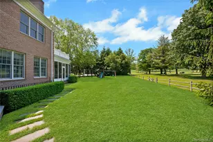 8-10 Championship Dr, Mamaroneck, NY 10543 - Photo 32