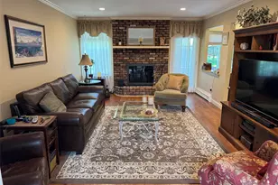 20 Oaktree Dr, Smithtown, NY 11787 - Photo 6