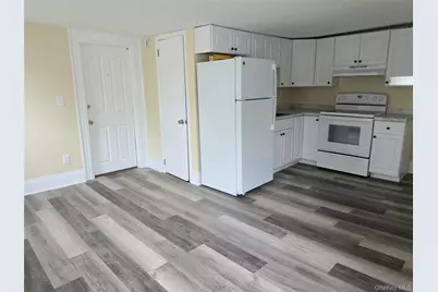 559 State Route 32 #Apt 4, Highland Mills, NY 10930 - Photo 4