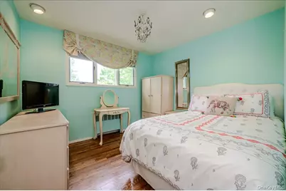 2119 Oliver Way, Merrick, NY 11566 - Photo 18