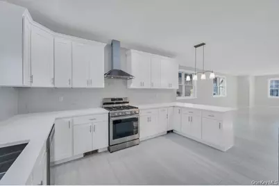 141 Emerson Avenue, Floral Park, NY 11001 - Photo 14