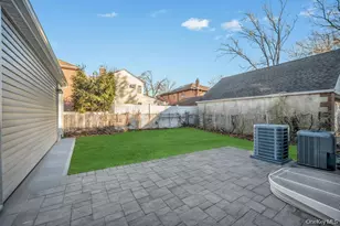 141 Emerson Ave, Floral Park, NY 11001 - Photo 36