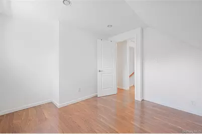 6 Arizona Avenue, Syosset, NY 11791 - Photo 38