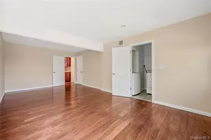 6 Arizona Ave, Syosset, NY 11791 - Photo 32
