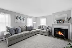 727 Main St, Center Moriches, NY 11934 - Photo 18