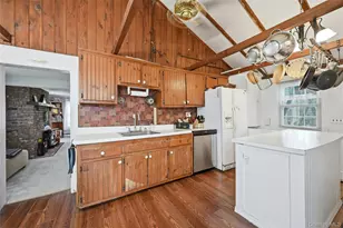 727 Main St, Center Moriches, NY 11934 - Photo 12