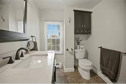 727 Main Street, Center Moriches, NY 11934 - Photo 20