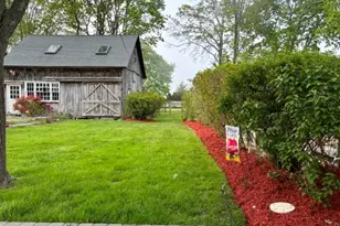 727 Main St, Center Moriches, NY 11934 - Photo 40