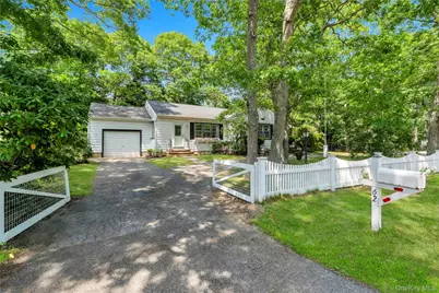 62 Squires Avenue, East Quogue, NY 11942 - Photo 2