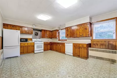 62 Squires Avenue, East Quogue, NY 11942 - Photo 8