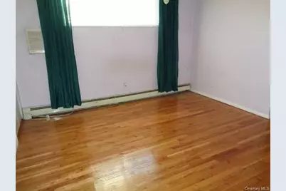 1431 Lombardy Boulevard, Bay Shore, NY 11706 - Photo 8