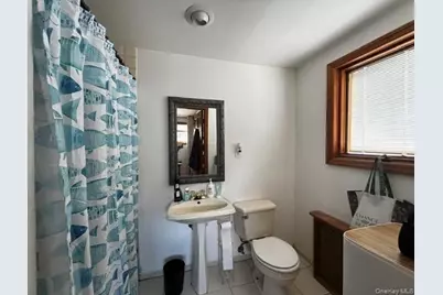 101 Buena Vista Boulevard, Lindenhurst, NY 11757 - Photo 14