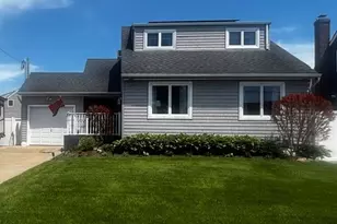 101 Buena Vista Blvd, Lindenhurst, NY 11757 - Photo 4