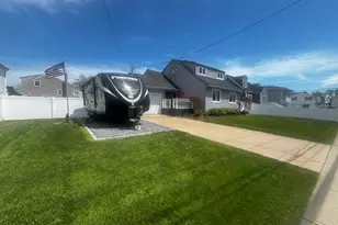 101 Buena Vista Blvd, Lindenhurst, NY 11757 - Photo 2