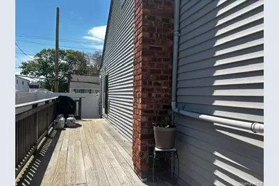 101 Buena Vista Boulevard, Lindenhurst, NY 11757 - Photo 16