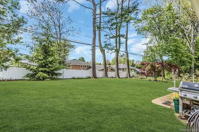 9 Avondale Road, Plainview, NY 11803 - Photo 30